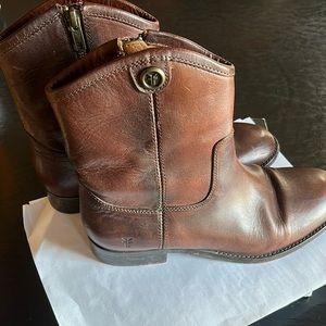 Frye Boots “Melissa Button Short” size 6